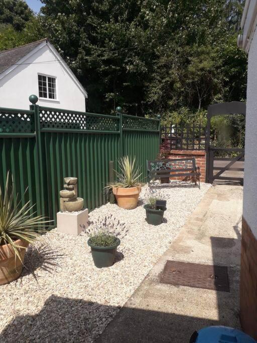 Private Apartment, Parking, Sea And Country Views Lyme Regis Bagian luar foto